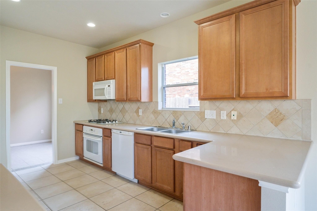 8811 Sun Haven Lane - Photo 8