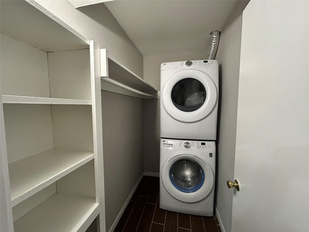 425 Emerson - Photo 8