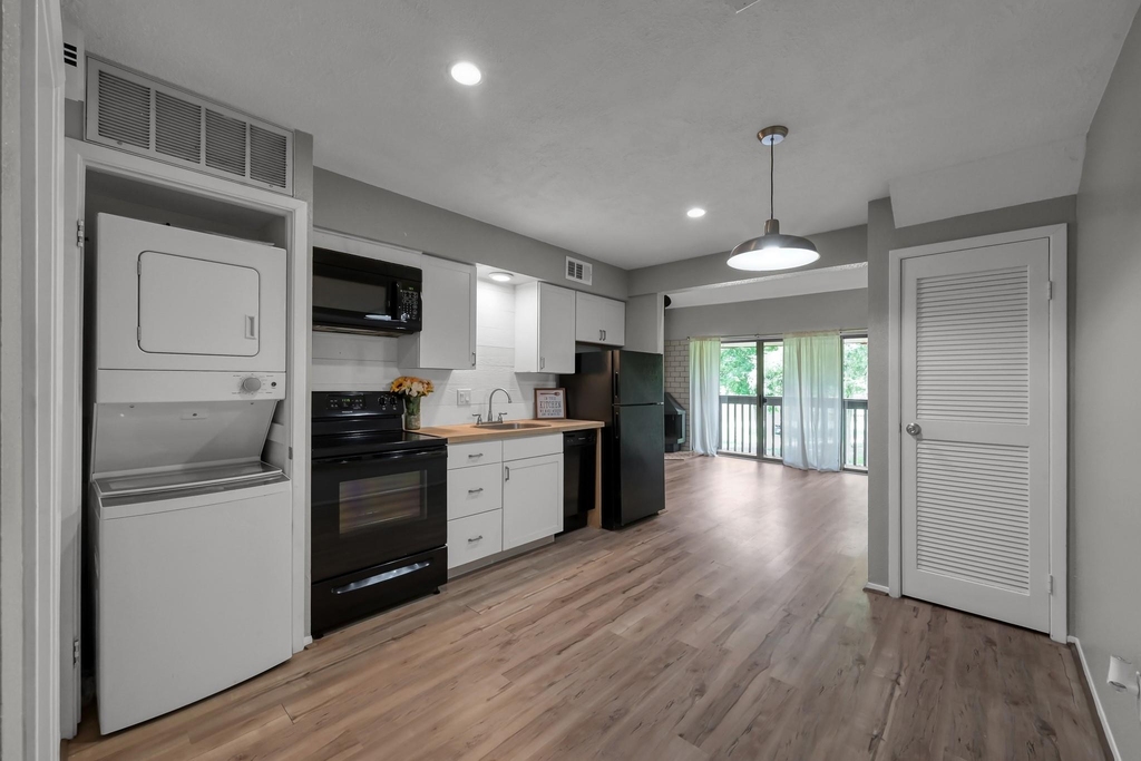 12900 Walden Road - Photo 2