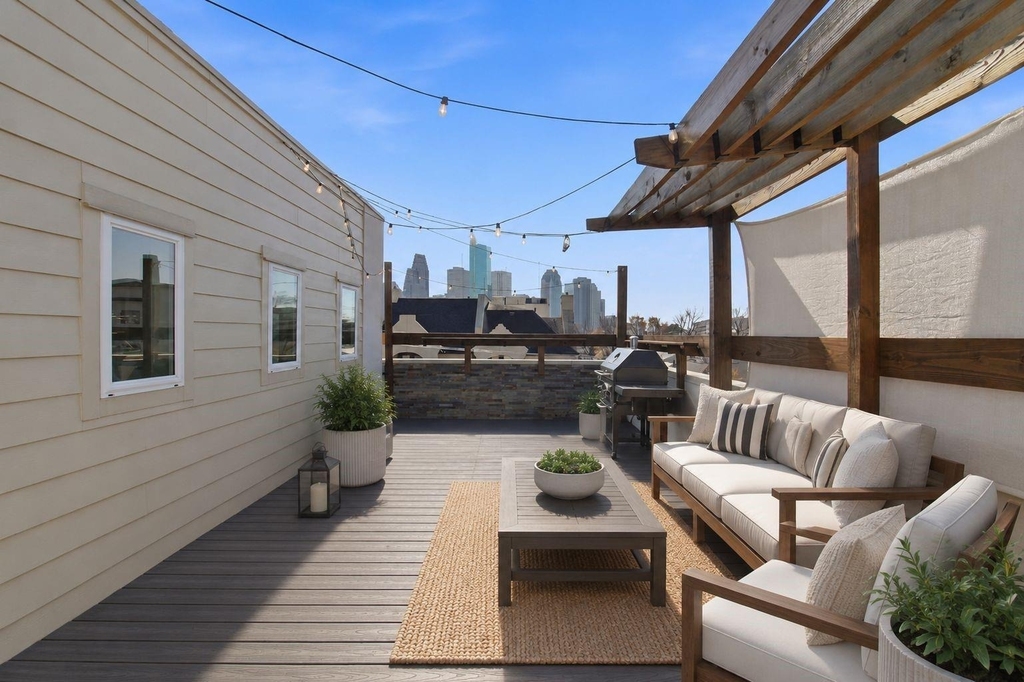 1224 Summer Street - Photo 1