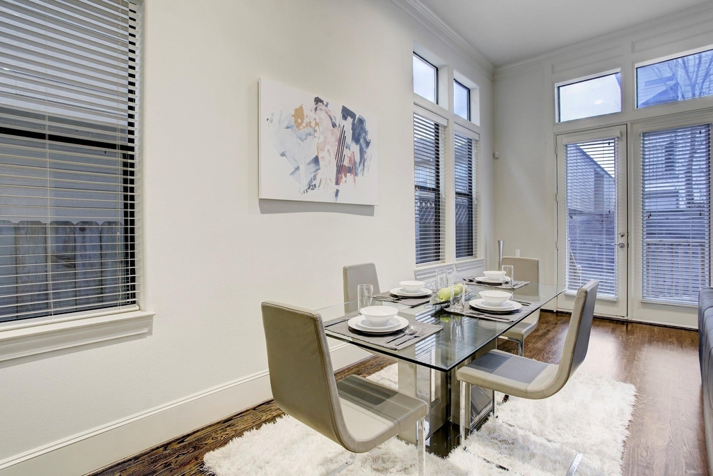 5506 Darling Street - Photo 4