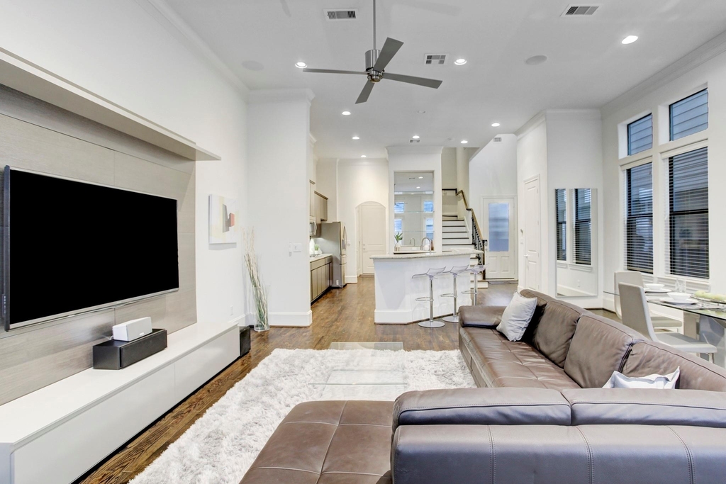 5506 Darling Street - Photo 5