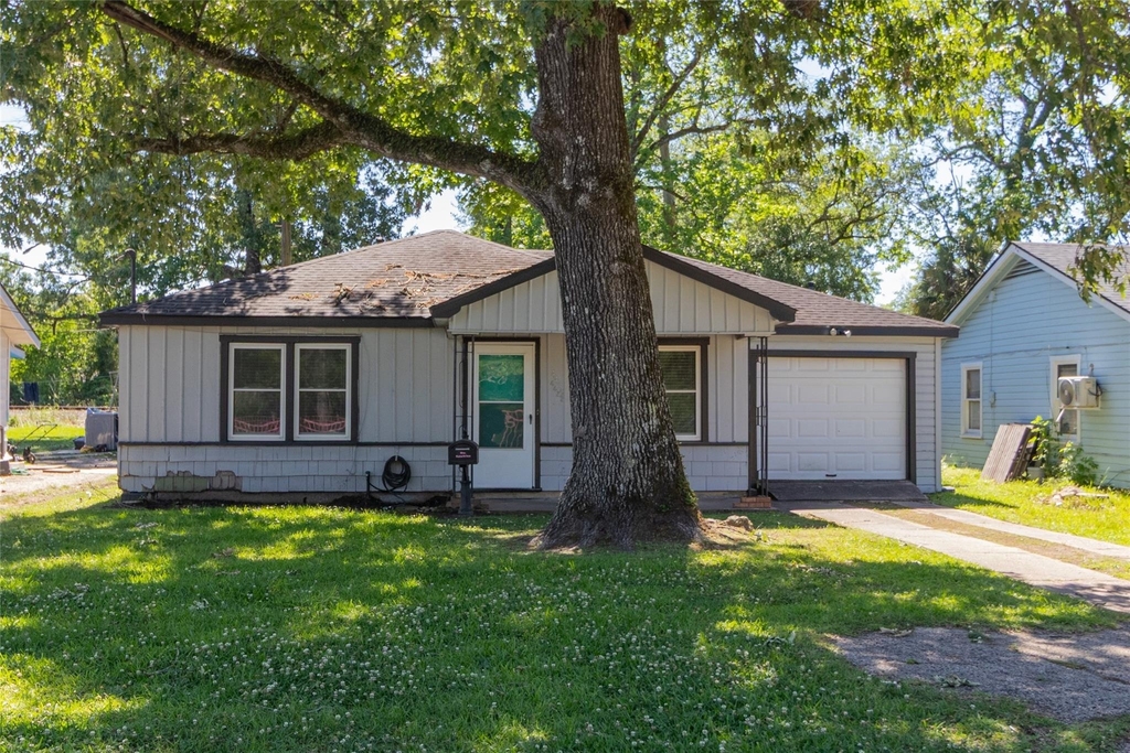 4425 Harding Drive - Photo 0