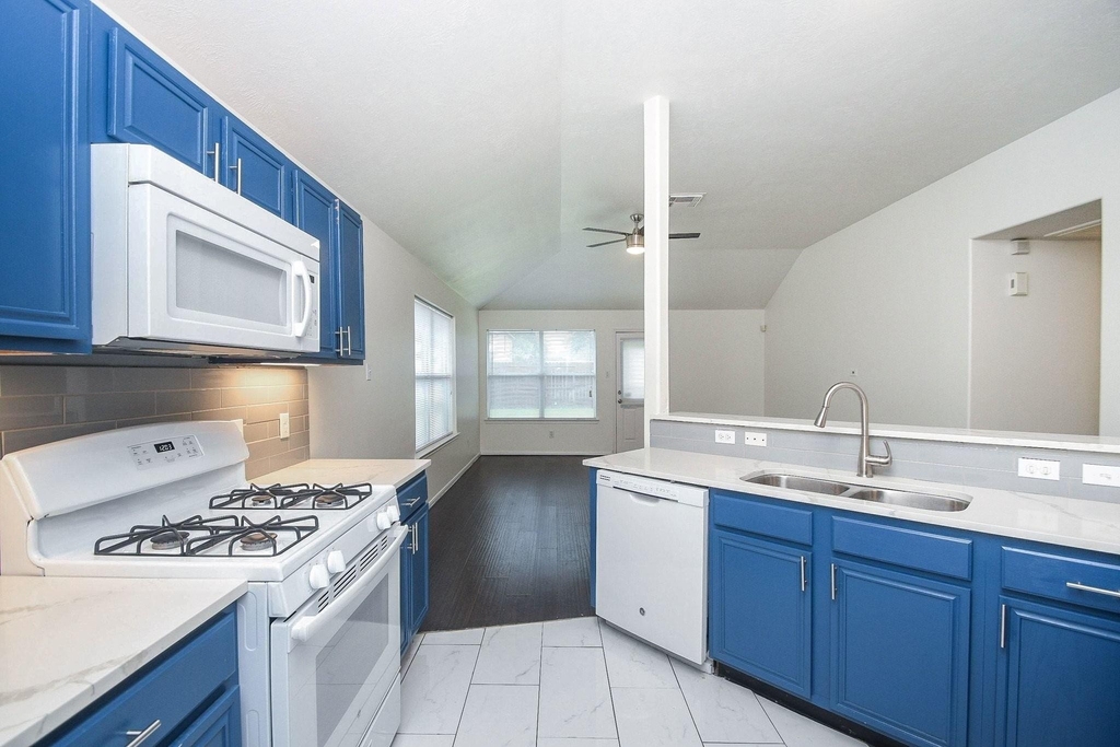 13911 Sorrel Grove Court - Photo 7