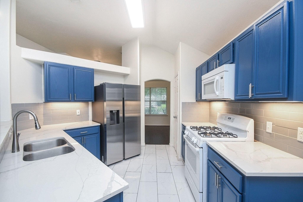 13911 Sorrel Grove Court - Photo 4