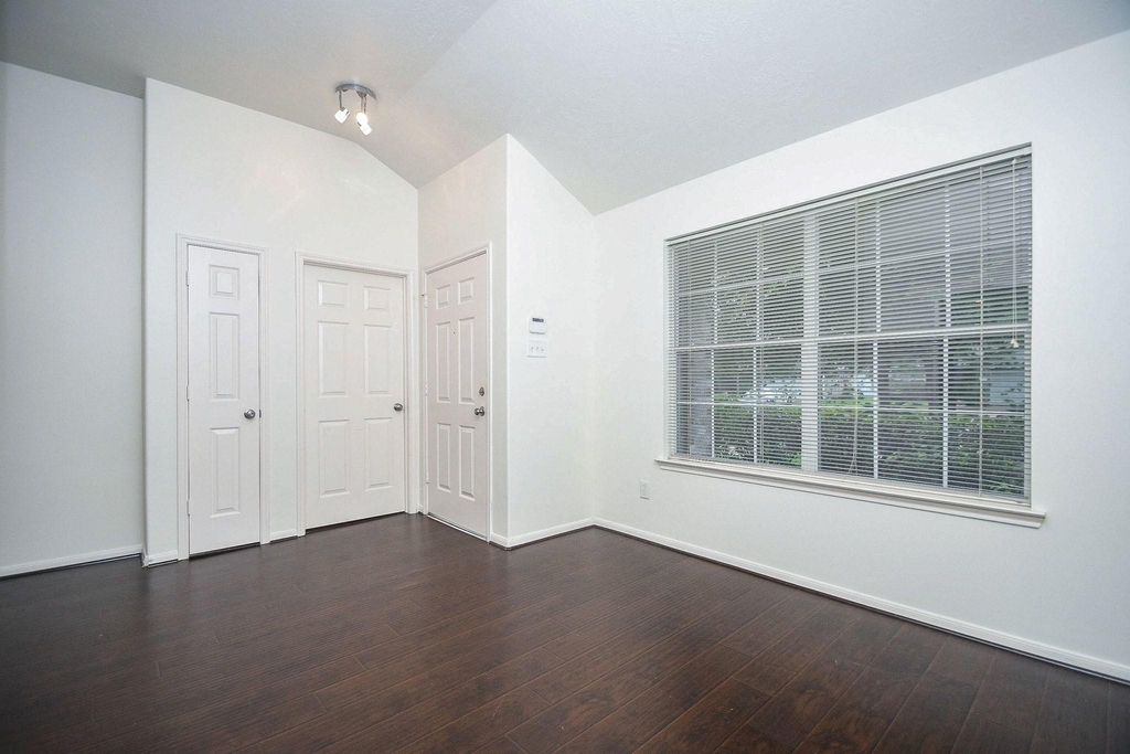 13911 Sorrel Grove Court - Photo 2
