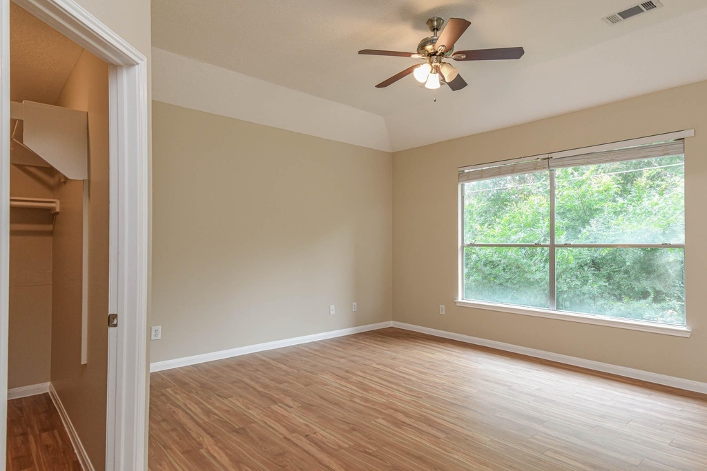 9523 Tallow Tree Drive - Photo 16