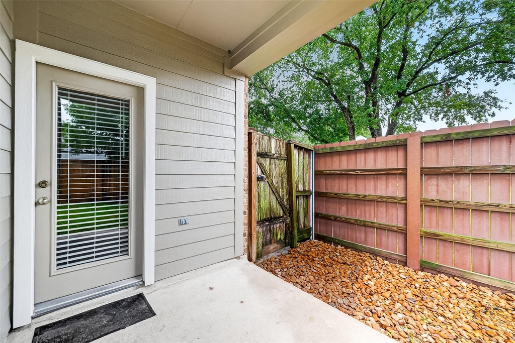 5403 Canyon Hollow Drive - Photo 40
