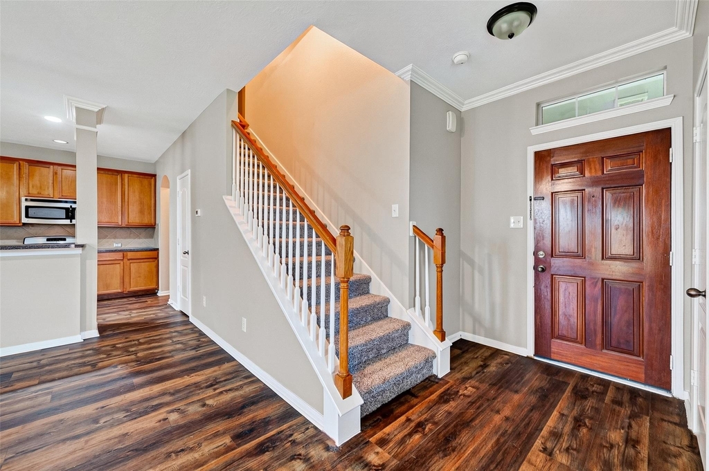 5403 Canyon Hollow Drive - Photo 5