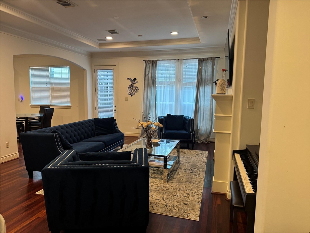 5622 Dolores Street - Photo 8