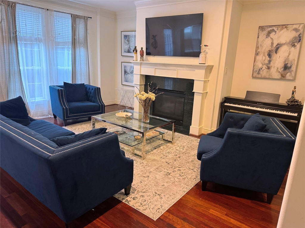 5622 Dolores Street - Photo 2