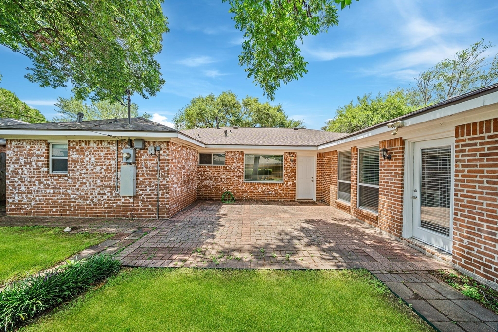 9666 Windswept Lane - Photo 29
