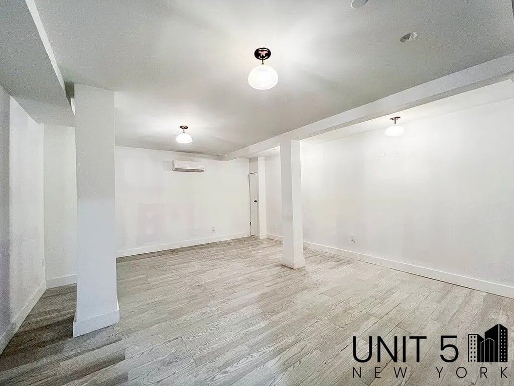 1114 Halsey Street - Photo 6