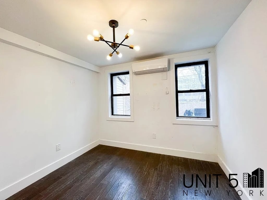 1114 Halsey Street - Photo 3