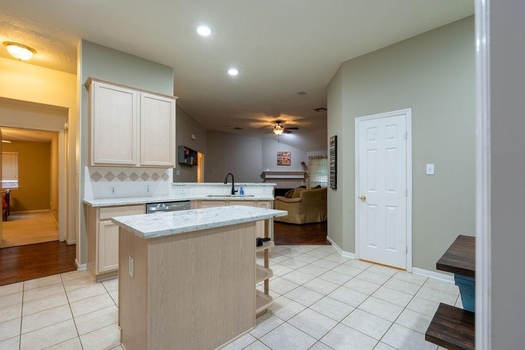 175 N Wimberly Way - Photo 10