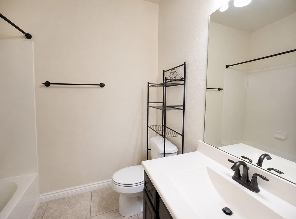 7506 Amber Village Cir - Photo 18