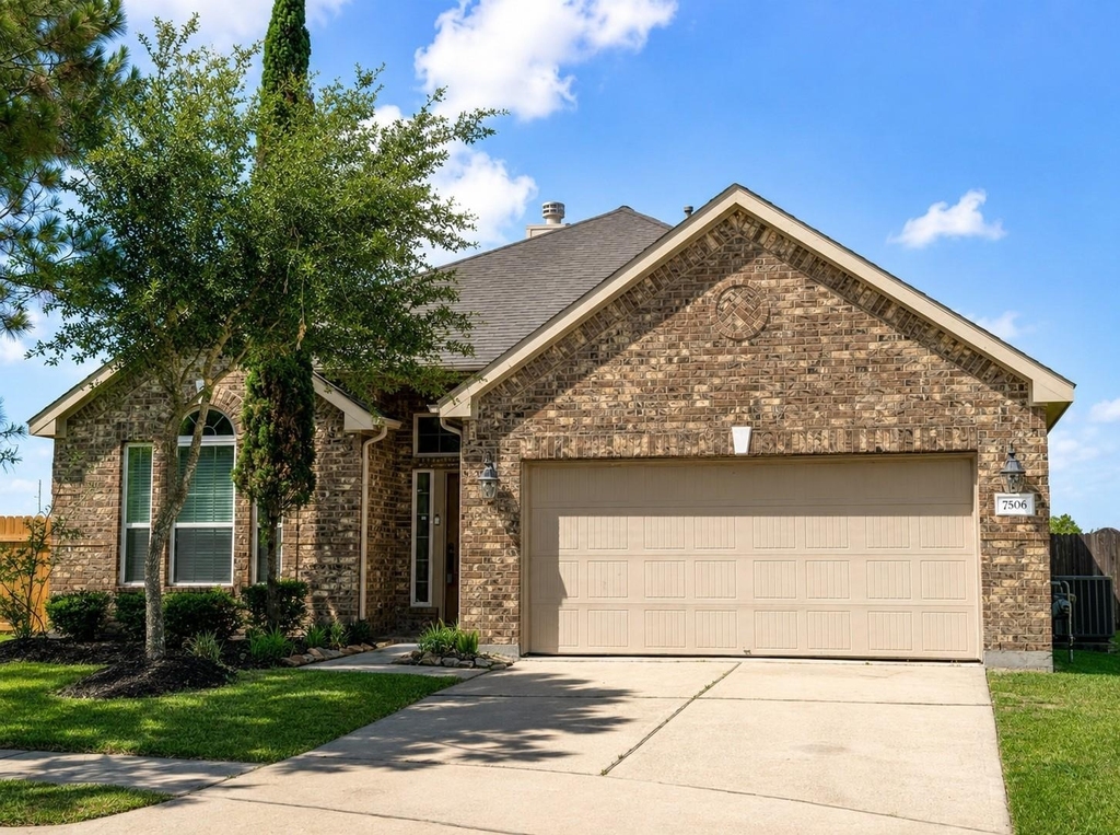 7506 Amber Village Cir - Photo 1