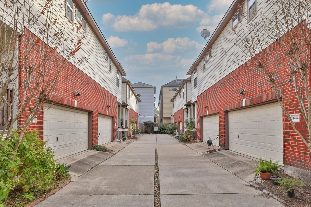 1422 W 24th Street - Photo 22