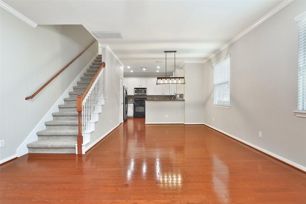 1422 W 24th Street - Photo 0