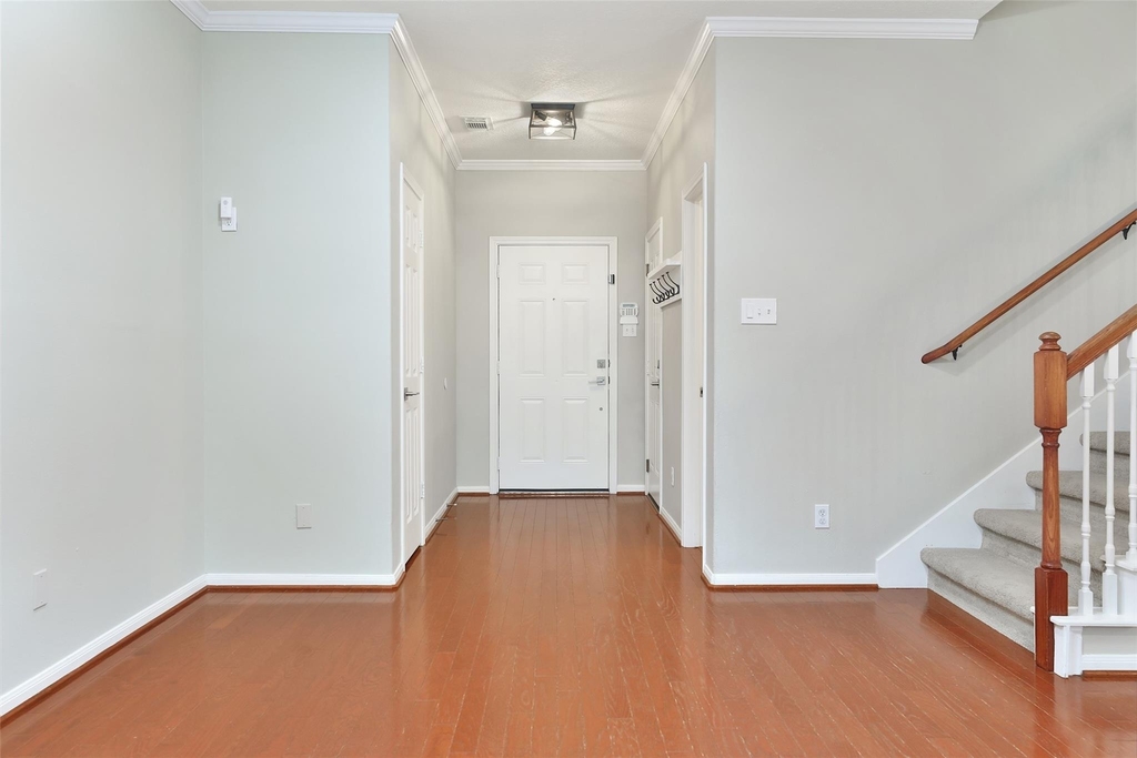 1422 W 24th Street - Photo 4