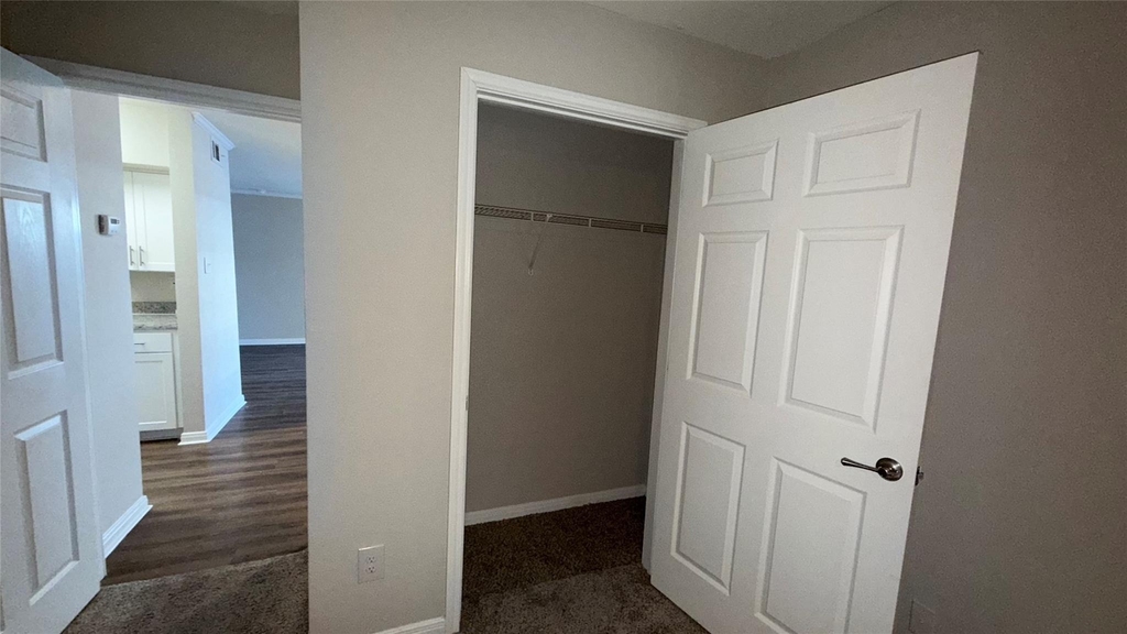 7315 Brompton Street - Photo 8