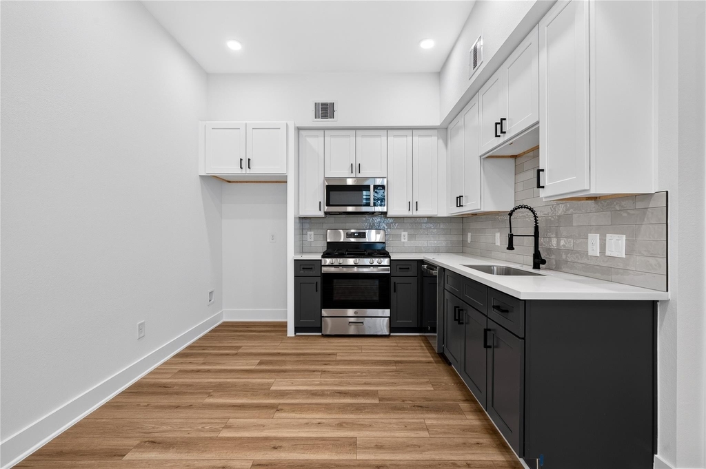 4822 Creekmont Drive - Photo 3