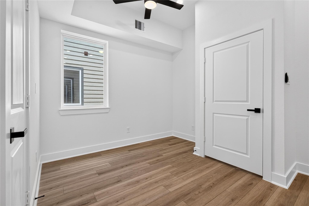 4822 Creekmont Drive - Photo 2