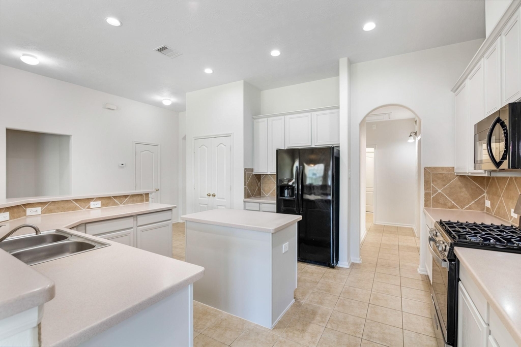 26127 Bent Meadow Court - Photo 3