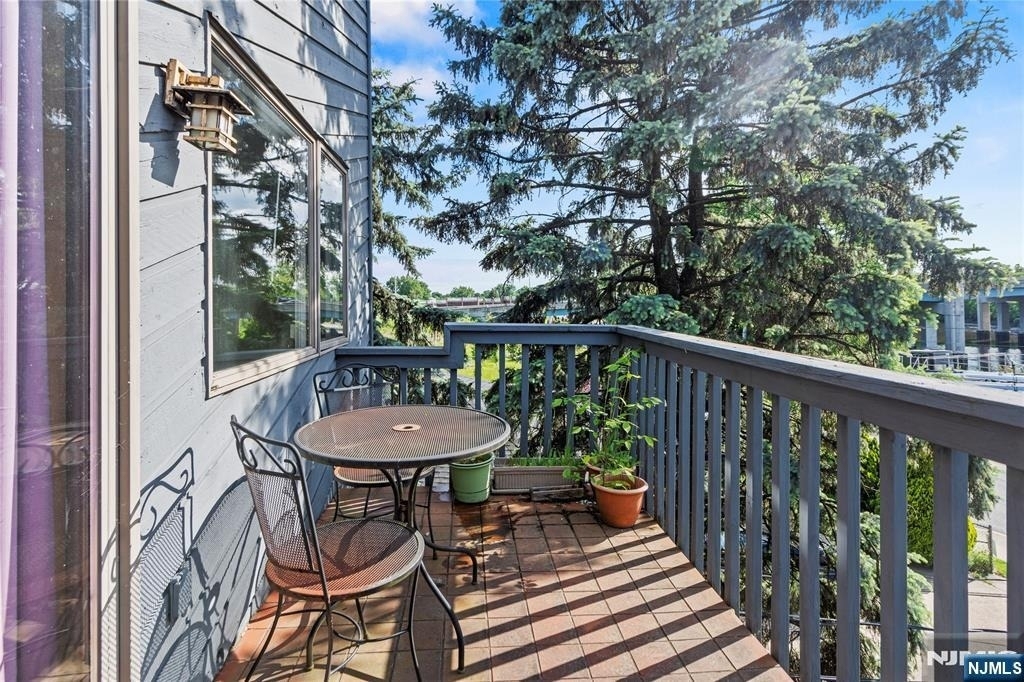 555 Riverside - Photo 22