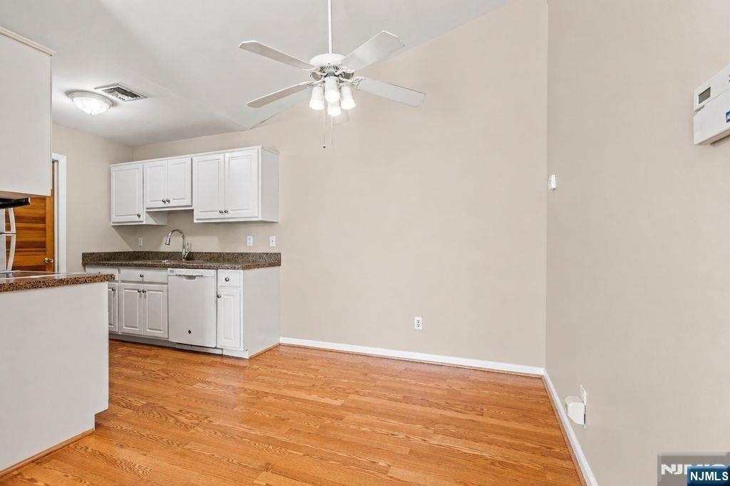 555 Riverside - Photo 10
