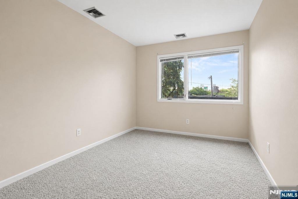 555 Riverside - Photo 18