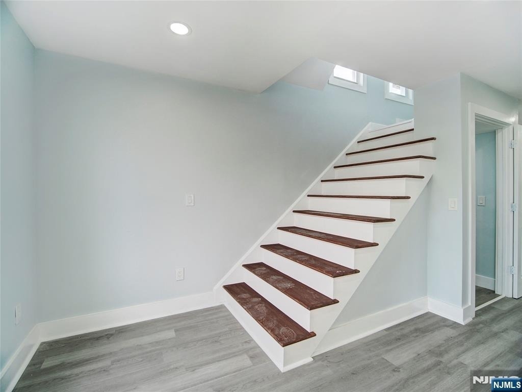 351 Railroad - Photo 2