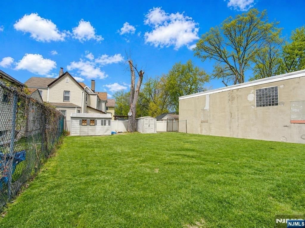 351 Railroad - Photo 24