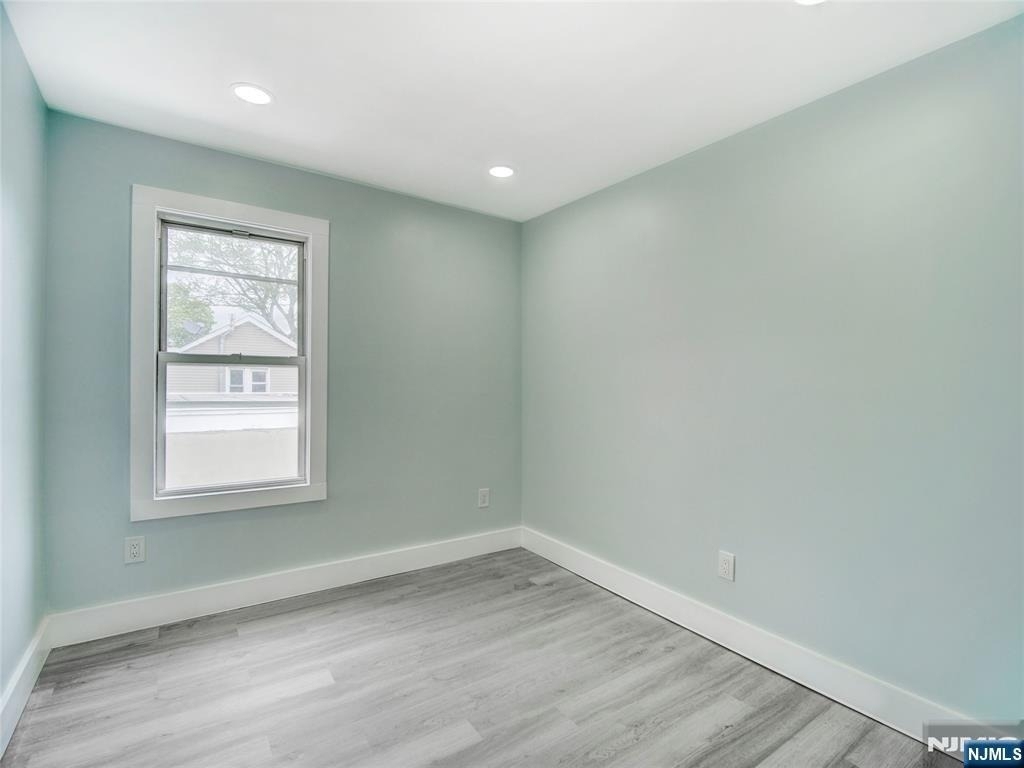 351 Railroad - Photo 4