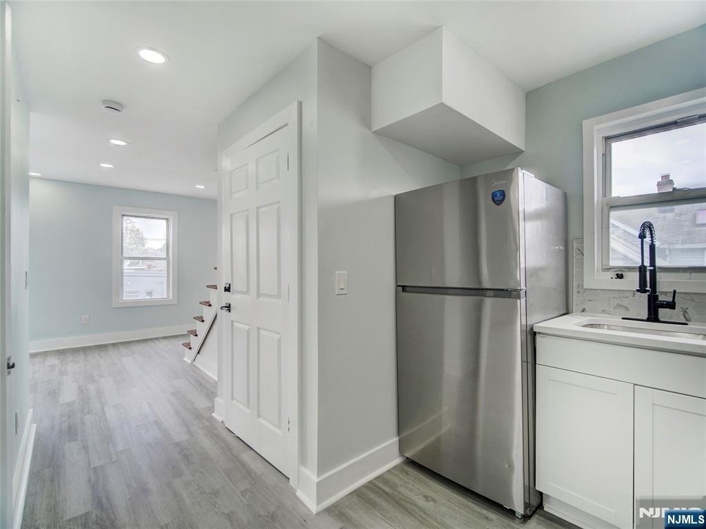 351 Railroad - Photo 11