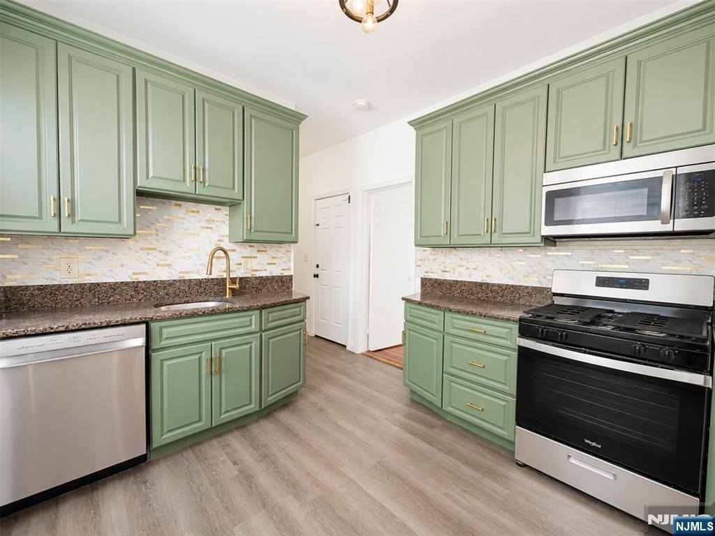 22 Harrison - Photo 1