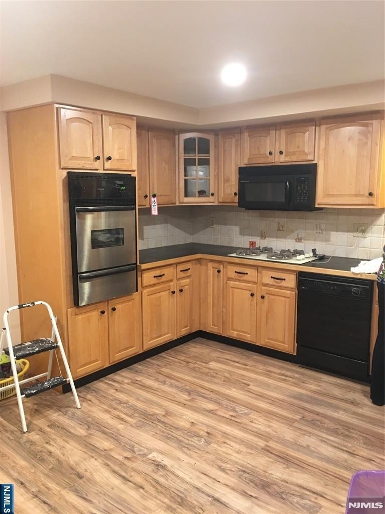 47 Van Dyke - Photo 3