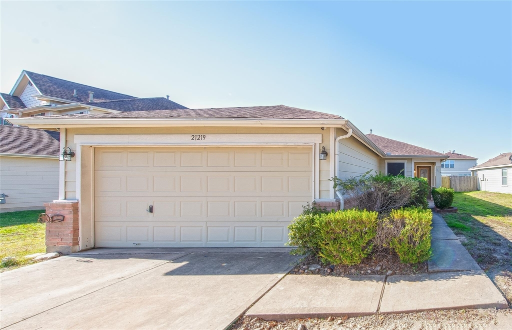 21219 Misty Brook Bend Lane - Photo 0