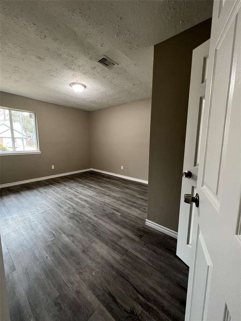 2410 Rolling Glen Drive - Photo 12