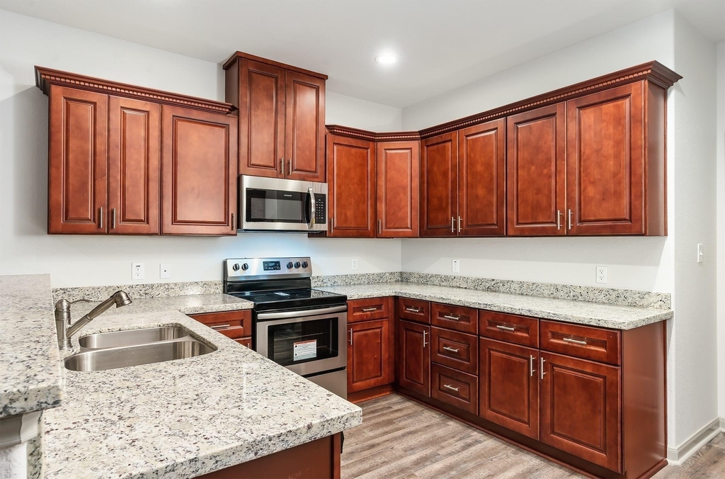 918 Shady Lane - Photo 4