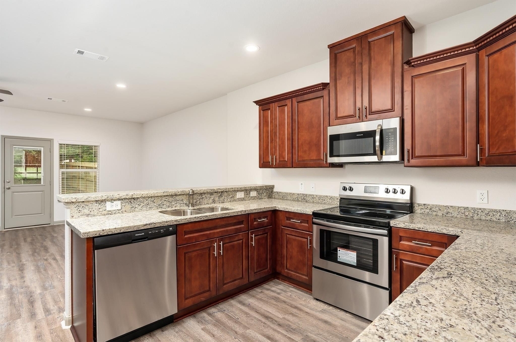 918 Shady Lane - Photo 5
