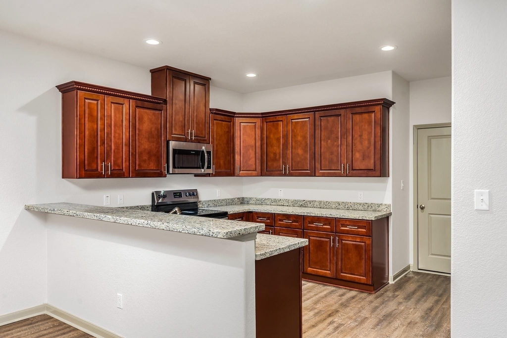 918 Shady Lane - Photo 7