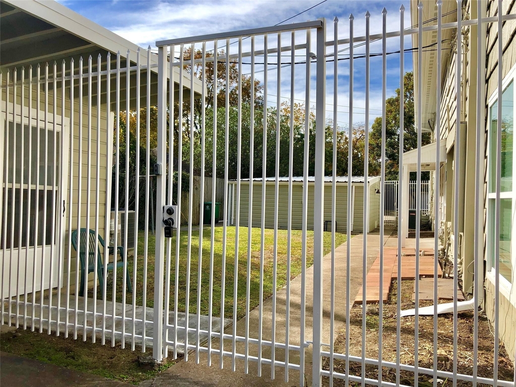 2531 Watts Street - Photo 10