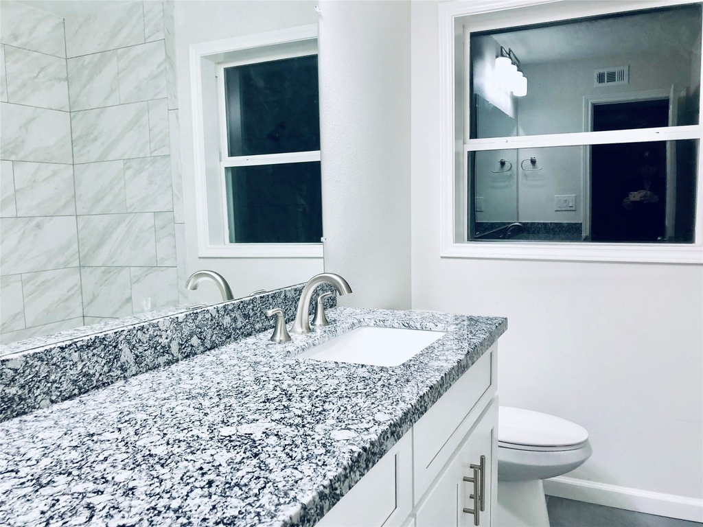 2531 Watts Street - Photo 6