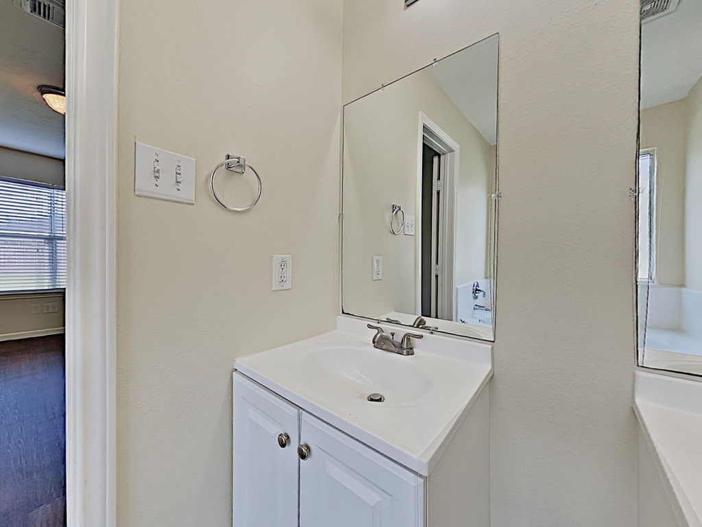 8542 Doskocil Drive - Photo 12