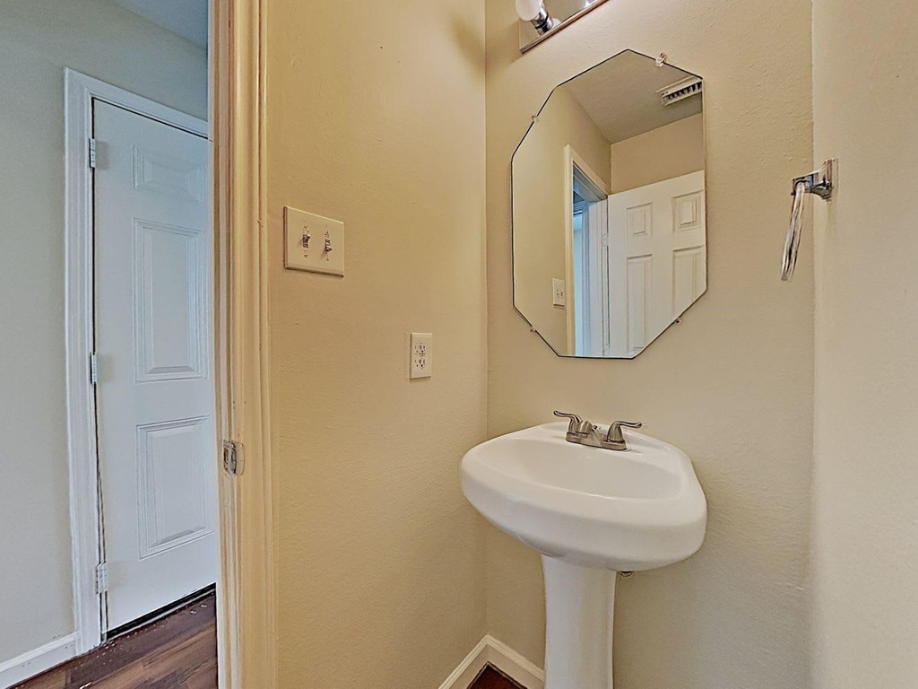 8542 Doskocil Drive - Photo 10