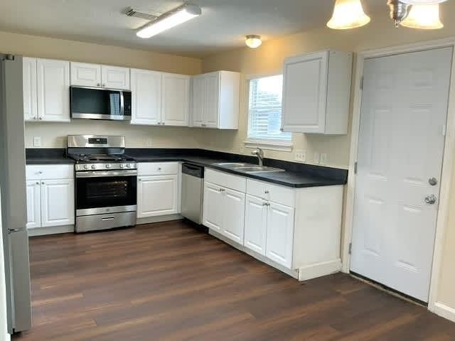 8542 Doskocil Drive - Photo 3