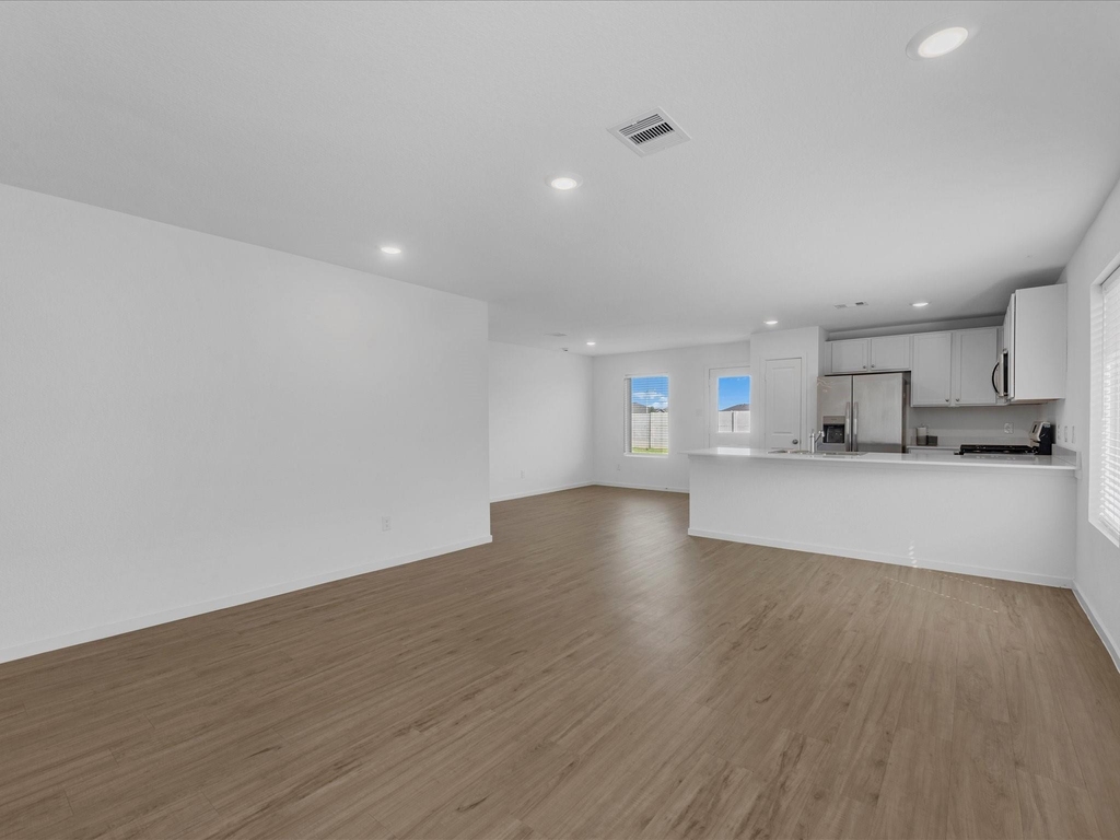 2106 Hyde Acres Street - Photo 2