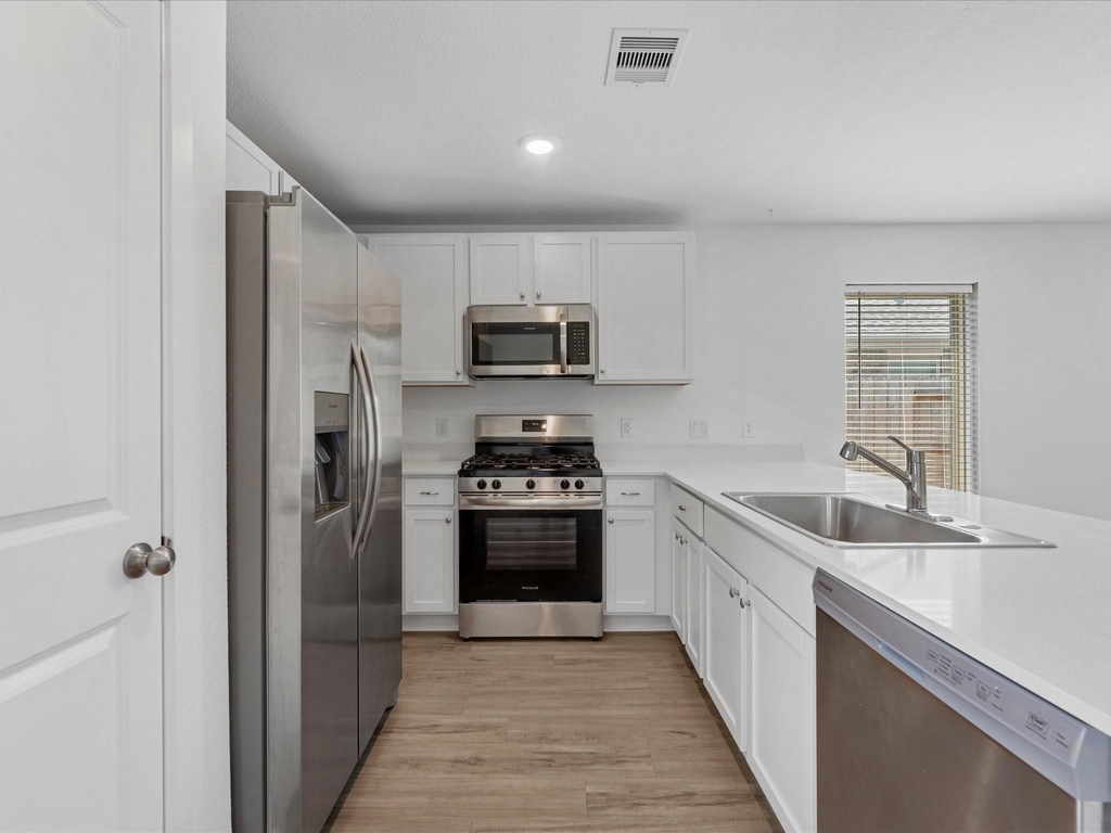 2106 Hyde Acres Street - Photo 5