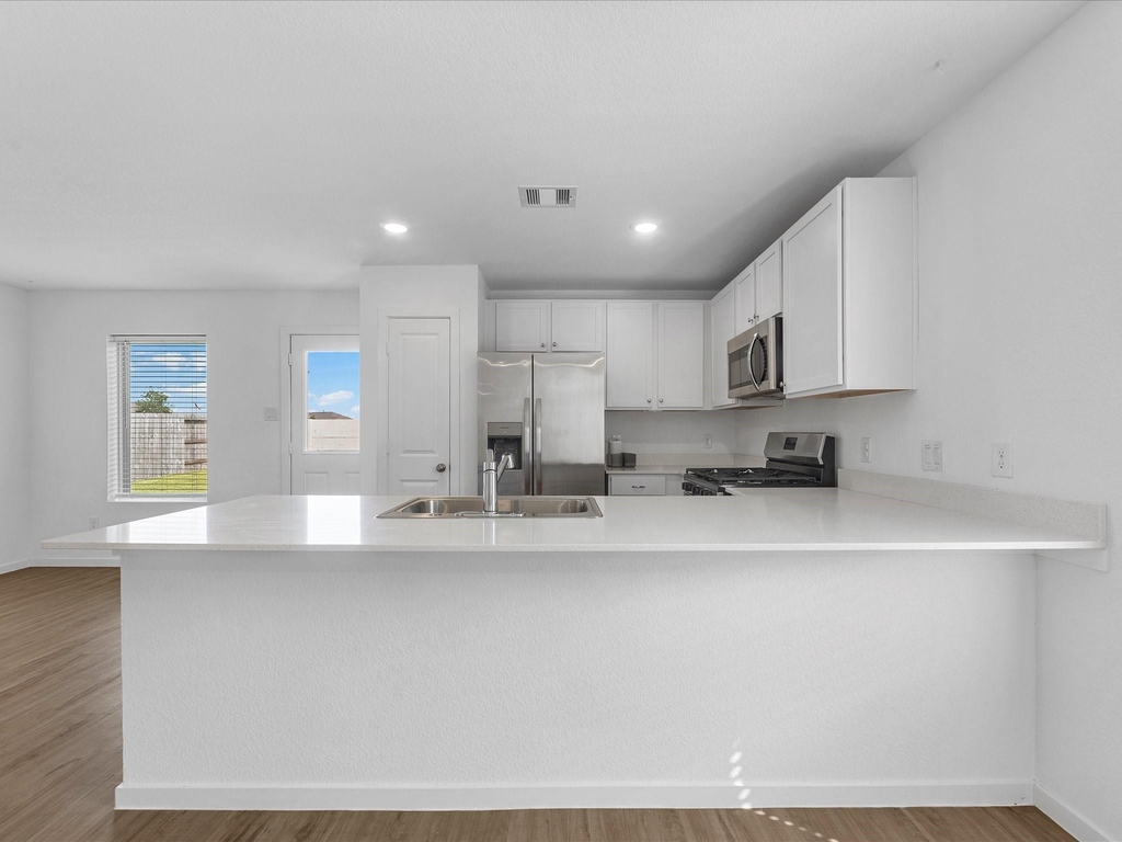 2106 Hyde Acres Street - Photo 4